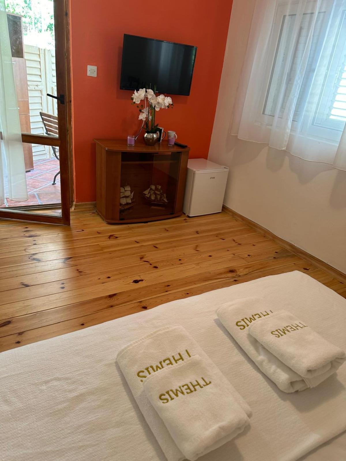 Themis Apart Hotel コトル エクステリア 写真