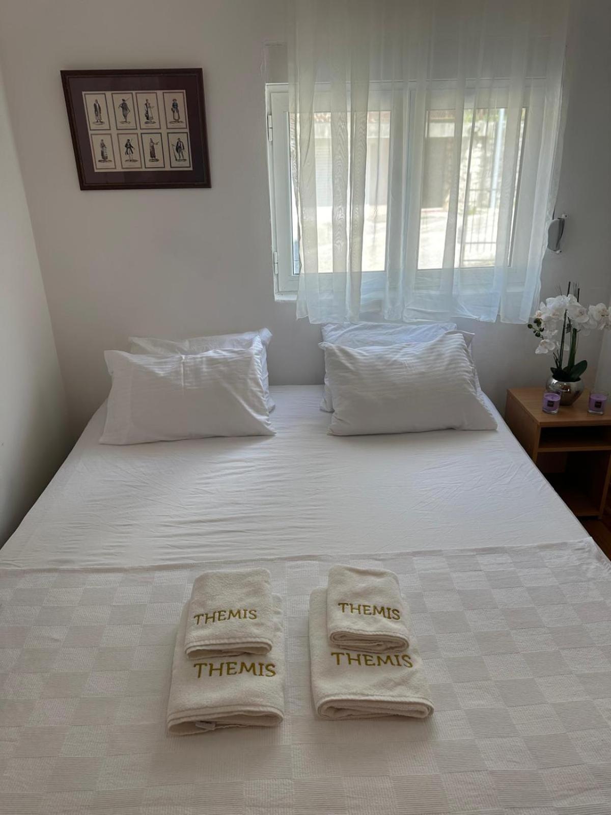 Themis Apart Hotel コトル エクステリア 写真